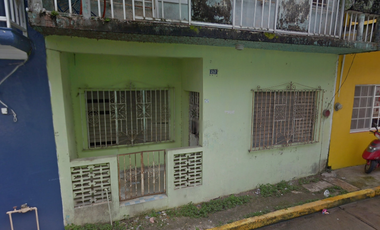 CASA EN VENTA EN LAS CHOAPAS : Colonia Tepito : A Pasos del Mercado Municipal y Avenida 20 de Noviembre
