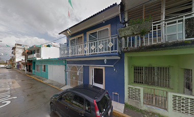 CASA EN VENTA EN LAS CHOAPAS : Colonia Tepito : A Pasos del Mercado Municipal y Avenida 20 de Noviembre