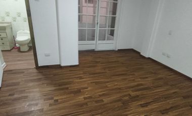 Habitacional y Comercial! Arriendo en Nueva de Valdés 951, Santiago de 5 dormitorios, 3 Baños, Subterráneo, Patio, Bodega.