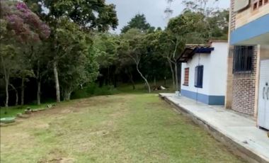 VENTA DE HERMOSA FINCA DE 2.042 MT2, CON CASA DE 200 MT2, VEREDA EL PLACER, SANTA ELENA, MEDELLIN, ANTIOQUIA