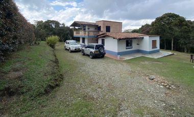VENTA DE HERMOSA FINCA DE 2.042 MT2, CON CASA DE 200 MT2, VEREDA EL PLACER, SANTA ELENA, MEDELLIN, ANTIOQUIA