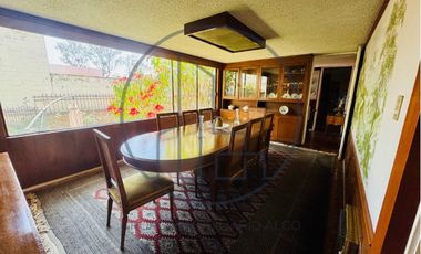 LOMAS DE BEZARES, CASA CON GRAN POTENCIAL DE REMODELACIÓN