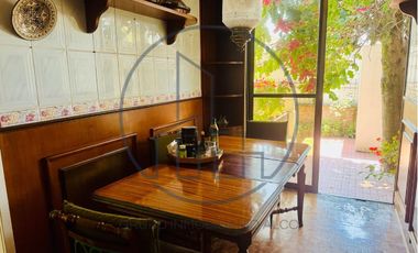 LOMAS DE BEZARES, CASA CON GRAN POTENCIAL DE REMODELACIÓN