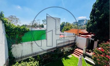 LOMAS DE BEZARES, CASA CON GRAN POTENCIAL DE REMODELACIÓN