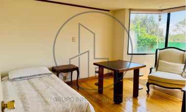 LOMAS DE BEZARES, CASA CON GRAN POTENCIAL DE REMODELACIÓN