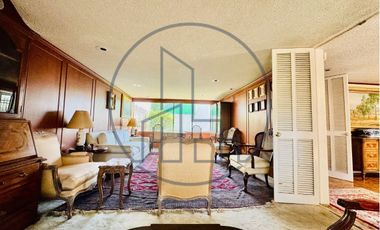 LOMAS DE BEZARES, CASA CON GRAN POTENCIAL DE REMODELACIÓN