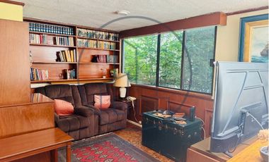 LOMAS DE BEZARES, CASA CON GRAN POTENCIAL DE REMODELACIÓN