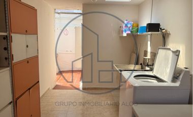 LOMAS DE BEZARES, CASA CON GRAN POTENCIAL DE REMODELACIÓN