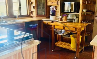 LOMAS DE BEZARES, CASA CON GRAN POTENCIAL DE REMODELACIÓN