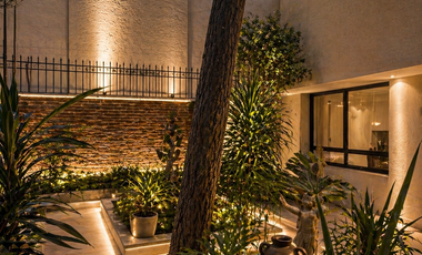 LOMAS DE BEZARES, CASA CON GRAN POTENCIAL DE REMODELACIÓN