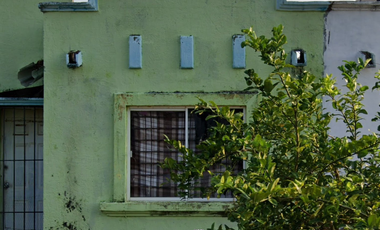 CASA EN VENTA EN COATZACOALCOS : Ciudad Olmeca (Santa Fe) : A Pasos de Avenida Universidad Veracruzana y Puerto México