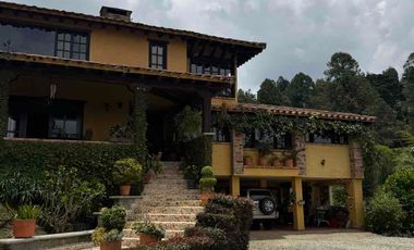 CASA CAMPESTRE A 7 MINUTOS DEL AEROPUERTO JMC