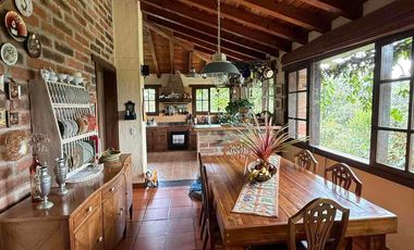 CASA CAMPESTRE A 7 MINUTOS DEL AEROPUERTO JMC