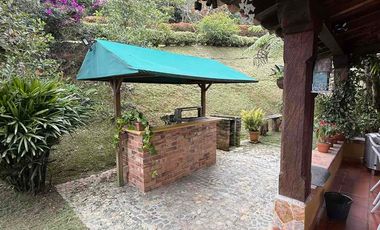 CASA CAMPESTRE A 7 MINUTOS DEL AEROPUERTO JMC