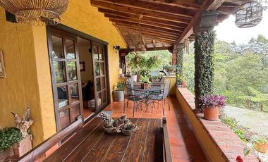 CASA CAMPESTRE A 7 MINUTOS DEL AEROPUERTO JMC