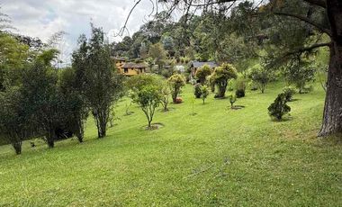 CASA CAMPESTRE A 7 MINUTOS DEL AEROPUERTO JMC