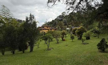 CASA CAMPESTRE A 7 MINUTOS DEL AEROPUERTO JMC