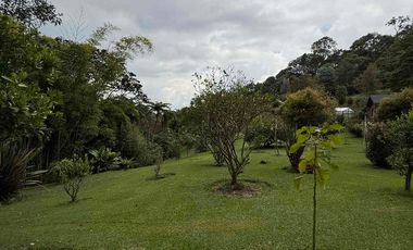 CASA CAMPESTRE A 7 MINUTOS DEL AEROPUERTO JMC