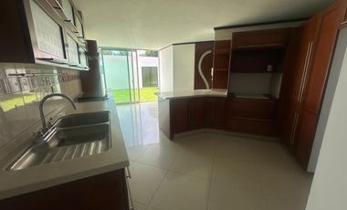 Renta casa con recámara en planta baja. Col. Concepción la Cruz. Atrás del Hospital Niño poblano