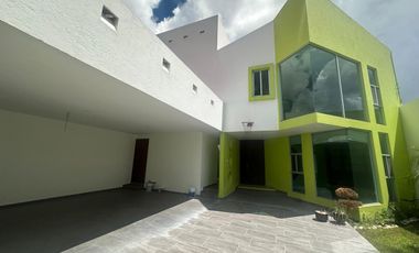 Renta casa con recámara en planta baja. Col. Concepción la Cruz. Atrás del Hospital Niño poblano