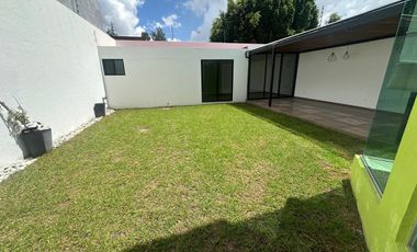Renta casa con recámara en planta baja. Col. Concepción la Cruz. Atrás del Hospital Niño poblano