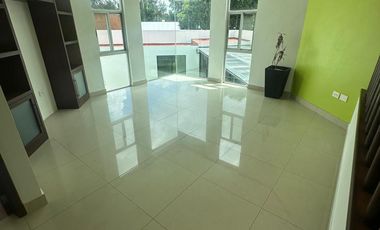 Renta casa con recámara en planta baja. Col. Concepción la Cruz. Atrás del Hospital Niño poblano