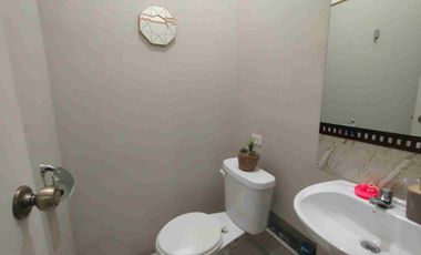 Se vende local comercial en el corazón de Calderón
