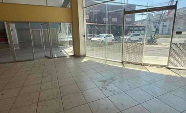 Se renta Local Comercial con excelente ubicación sobre avenida