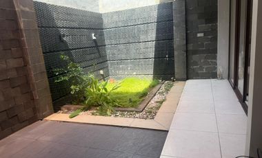 Dijual Murah Rumah Cantik Semi Furnish Cluster Alamanda, Cakung, Jakarta Timur, 015