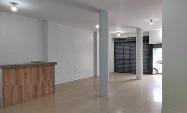 Local Comercial de alquiler en Las Orquídeas, 85 m2, Norte de Guayaquil.