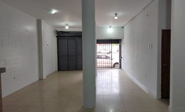 Local Comercial de alquiler en Las Orquídeas, 85 m2, Norte de Guayaquil.