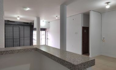 Local Comercial de alquiler en Las Orquídeas, 85 m2, Norte de Guayaquil.