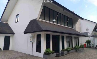 disewakan gedung area komersil kebayoran baru pakubuwono lokasi pinggir jalan raya