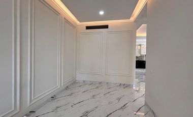 Rumah Baru Tampilan Klasik Modern di BSD