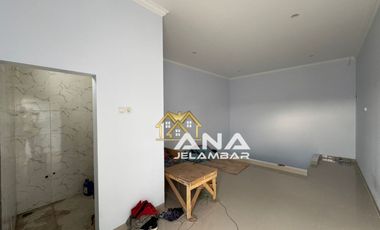 ANA RUMAH BARU 3LT LUAS 4.3X12M JALAN 1 MOBIL DI JELAMBAR