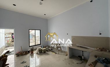 ANA RUMAH BARU 3LT LUAS 4.3X12M JALAN 1 MOBIL DI JELAMBAR