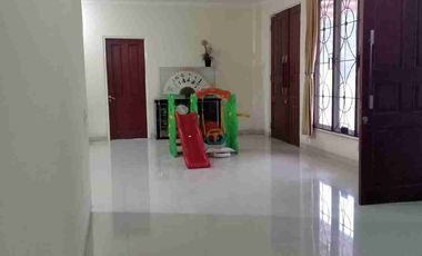 Jual Di Bawah Harga Appraisal dan Pasaran Rumah Usaha Dekat Summarecon Bekasi Semi Furnish