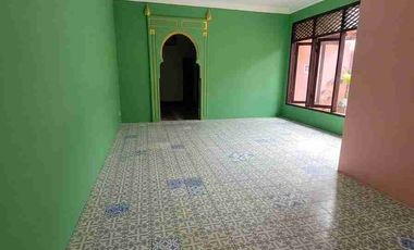 Sewa Rumah 2 Lantai di Pinggir Jalan Antasari Cipete