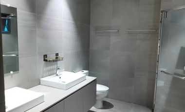 5BR Townhouse for Rent in Paranaque City *Brgy. Tambo
