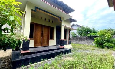 RUMAH DIJUAL DI SOLO BARAT DEKAT PASAR PENGGING