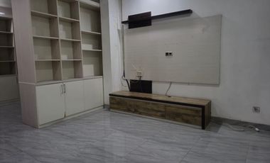 Disewakan Rumah Hook Mewah Alamanda Semi Furnished, Full AC, Sudah Renovasi, Siap Huni, Cakung, Jakarta Timur, 015