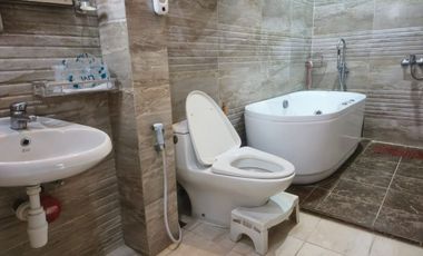 Disewakan Rumah Hook Mewah Alamanda Semi Furnished, Full AC, Sudah Renovasi, Siap Huni, Cakung, Jakarta Timur, 015