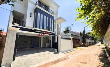 Brand New House American Classic Di Cipete