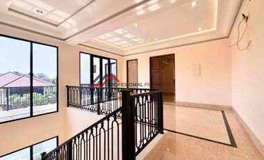 Brand New House American Classic Di Cipete