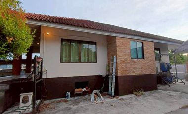 96242 - ขายบ้านเดี่ยวพร้อมสวนสวย 362 ตร.วา ทำเลดี ย่านชุมชน ถนนเส้นรอง ใกล้ปั้ม ปตท หนองตะพาน บ้านค่าย ระยอง
