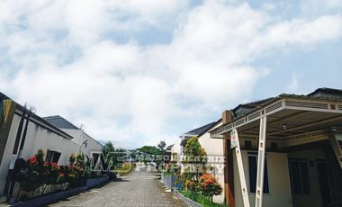 RUMAH RAPI TERAWAT SIAP HUNI LOKASI AMAN DI PERUM. PARADISE TOWN HOUSE TENAYAN RAYA - PEKANBARU