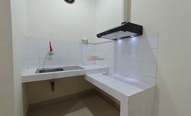 Strategis Akses JORR, Bandara Soekarno Hatta & PIK, Disewa Minimal 2 Tahun Rumah Cluster  Puri Mansion 120m Unfurnished, Baru Renovasi Terawat, Jakbar