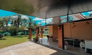 Casa en Venta en C. Buenos Aires & Urquiza - Piscina, Patio Verde, 2 Dorm, Quincho