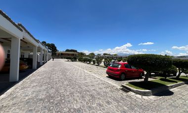 CASA AMOBLADA EN RENTA – PAKAKUNA GARDENS, CHECA