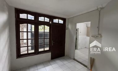 RUMAH HOOK DIJUAL MURAH DI SOLO JEBRES DEKAT TAMAN JAYA WIJAYA, KAMPUS UKHS